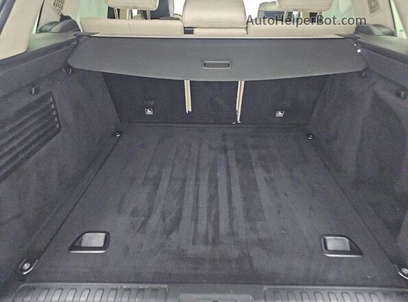 SALWR2RU8KA862566 2019 LAND ROVER RANGE ROVER Blue Rear interior view