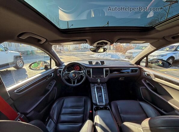 WP1AG2A51HLB55591 2017 PORSCHE MACAN Black 