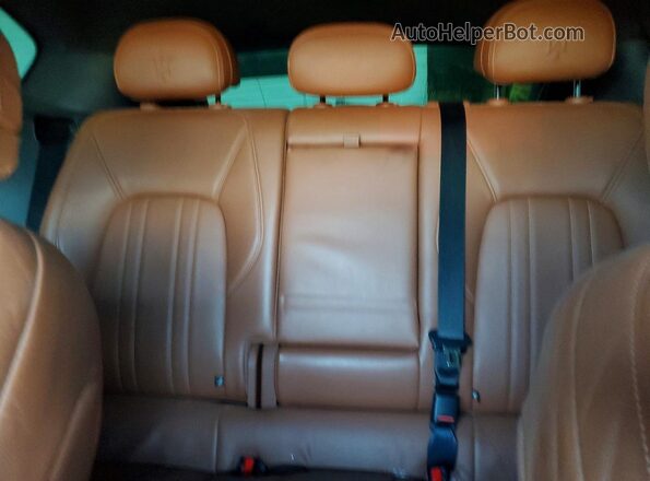 ZN661XUA2KX323641 2019 MASERATI LEVANTE Blue Vista interior trasera