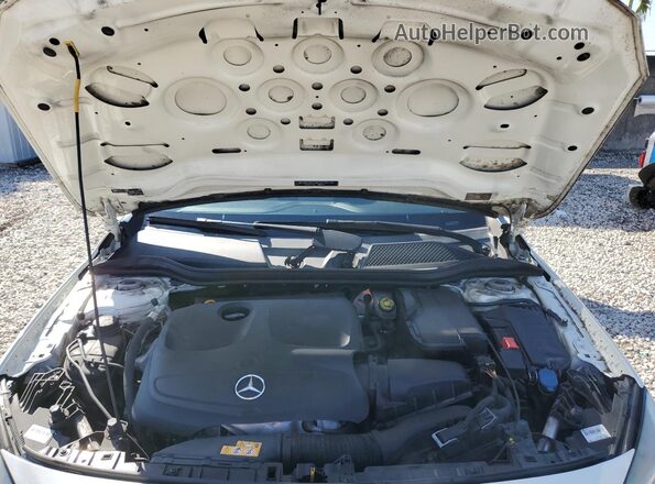 WDCTG4EB2HJ346674 2017 MERCEDES-BENZ GLA-CLASS White Engine compartment view