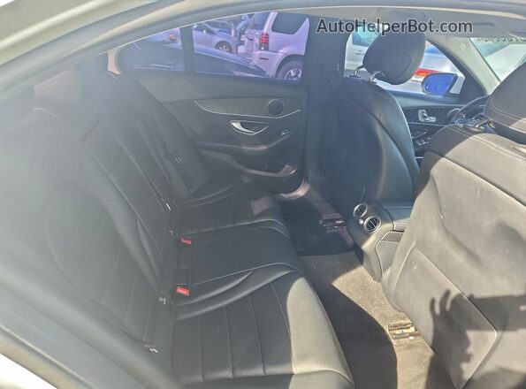 55SWF4JB0GU157389 2016 MERCEDES-BENZ C White Vista de los asientos traseros
