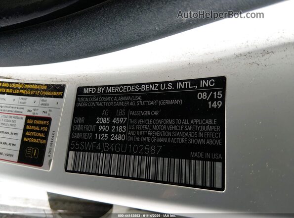 55SWF4JB4GU102587 2016 MERCEDES-BENZ C-CLASS White Vista del compartimento del motor