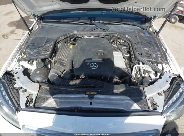 55SWF4JB8JU257358 2018 MERCEDES-BENZ C-CLASS Белый 