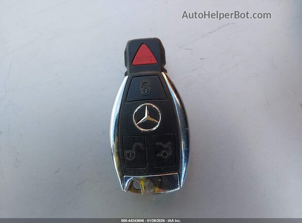 55SWF4JB8JU257358 2018 MERCEDES-BENZ C-CLASS Белый 