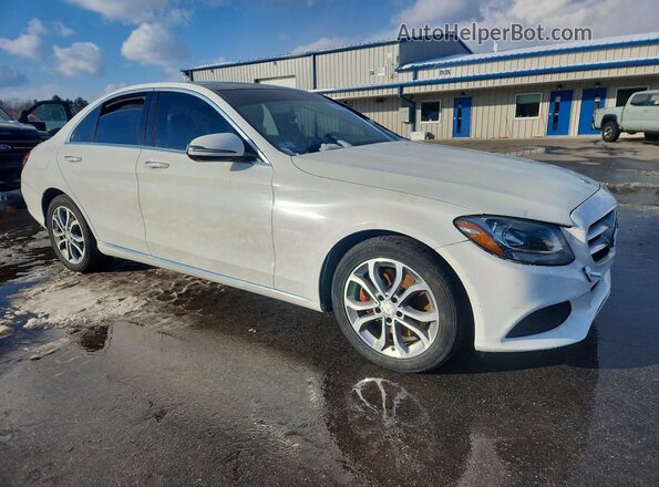 55SWF4KB3GU101946 2016 MERCEDES-BENZ C Белый Передняя правая четверть