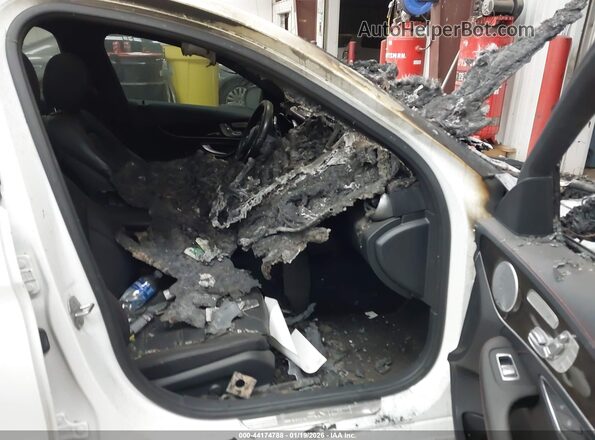 55SWF6EB5JU238269 2018 MERCEDES-BENZ AMG C 43 White Widok wnętrza z przodu