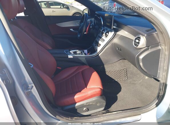 55SWF6EBXJU256606 2018 MERCEDES-BENZ AMG C 43 Light Blue Widok wnętrza z przodu