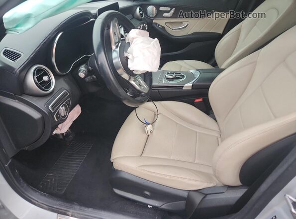 55SWF8EB1LU331000 2020 MERCEDES-BENZ C Silver Front interior view