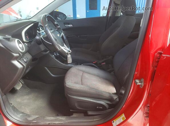 1G1JD6SB5H4142044 2017 CHEVROLET SONIC Red Widok deski rozdzielczej
