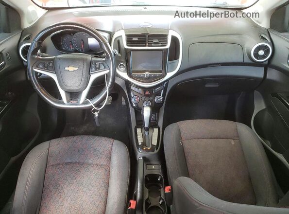 1G1JD6SB5H4142044 2017 CHEVROLET SONIC Red Widok zestawu wskaźników