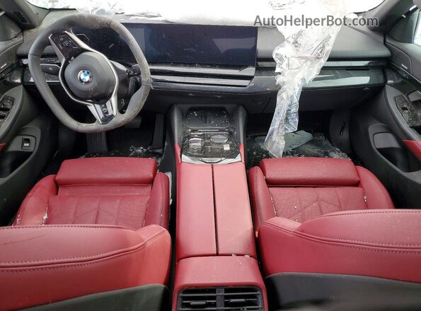 WBA53FJ03TCV98440 2026 BMW 5 SERIES White ხელსაწყოთა პანელის ხედი