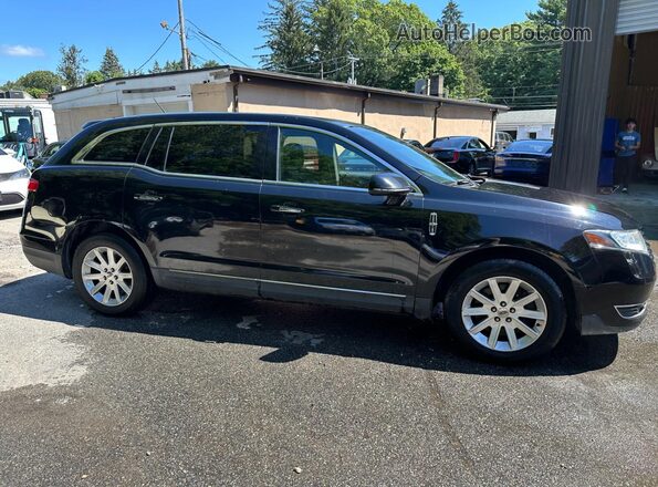 2LMHJ5NK3HBL01668 2017 LINCOLN MKT Black Widok komory silnika