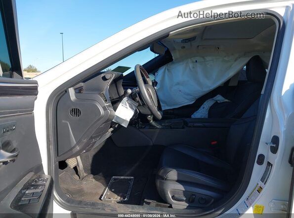 58AD11D16MU001194 2021 LEXUS ES 250 White Front interior view