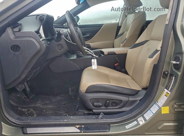 58AD11D18MU001990 2021 LEXUS ES Зеленый Вид салона спереди
