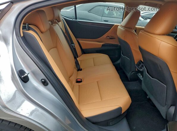 58ADA1C15NU014926 2022 LEXUS ES Silver Widok tylnych siedzeń