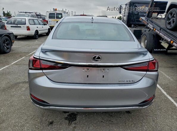 58ADA1C15NU014926 2022 LEXUS ES Silver Widok z tyłu