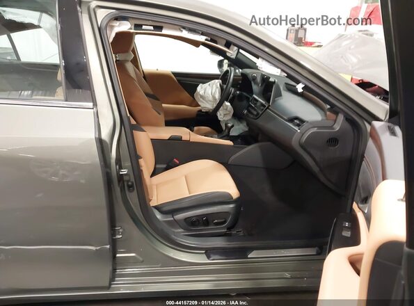 58ADZ1B12SU208433 2025 LEXUS ES 350 Коричневый Вид салона спереди