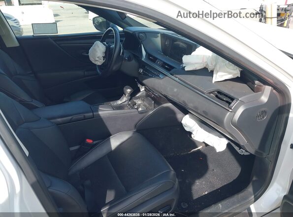 58ADZ1B1XMU088139 2021 LEXUS ES 350 White Front interior view
