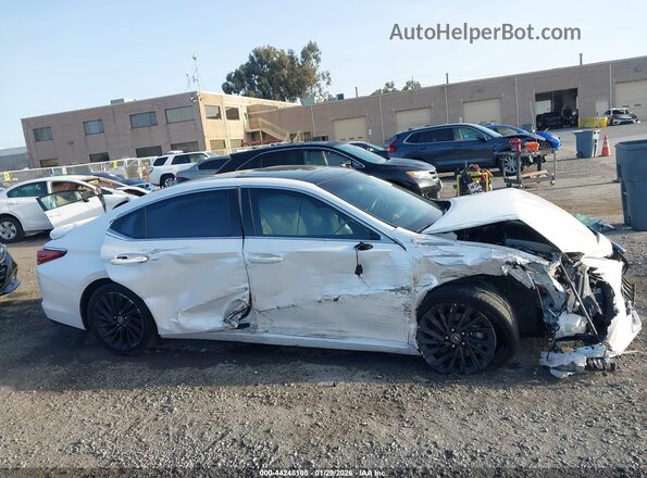 58AEZ1B10MU085870 2021 LEXUS ES 350 White Widok wnętrza z tyłu