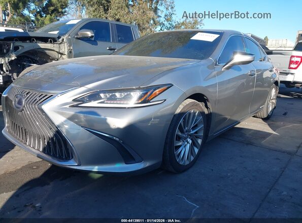 58AF21B18LU009868 2020 LEXUS ES 300H Silver Przód lewy