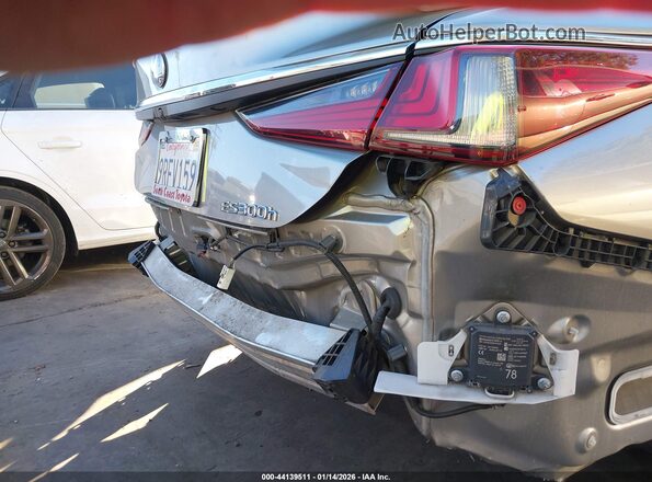 58AF21B18LU009868 2020 LEXUS ES 300H Silver Widok z przodu