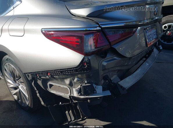 58AF21B18LU009868 2020 LEXUS ES 300H Silver Widok zestawu wskaźników
