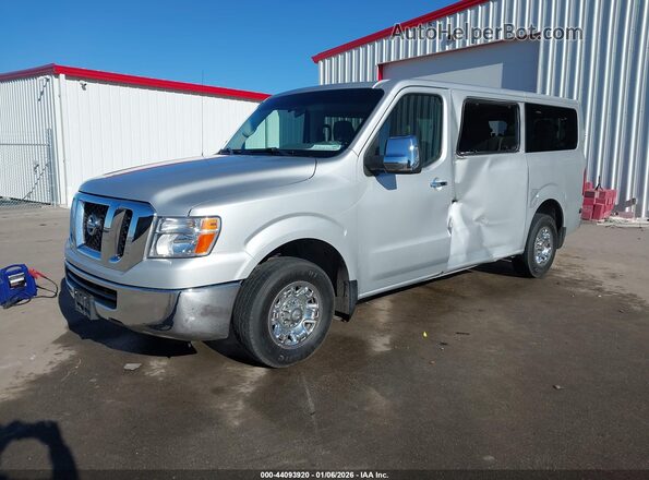 5BZBF0AA0JN852058 2018 NISSAN NV PASSENGER NV3500 HD Silver Առջևի ձախ երեք քառորդ տեսարան
