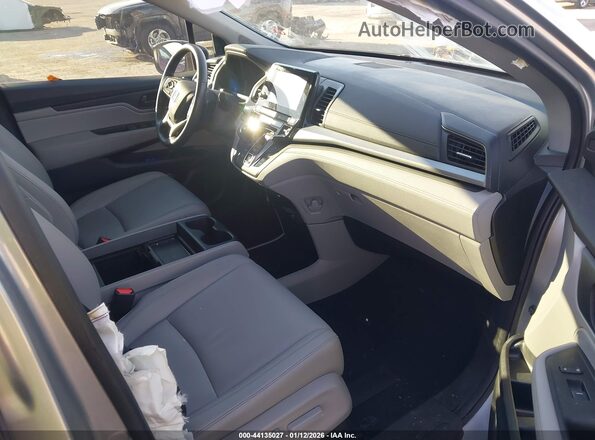 5FNRL6H61PB070886 2023 HONDA ODYSSEY Silver Front interior view