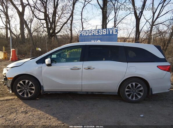 5FNRL6H67PB003581 2023 HONDA ODYSSEY White 360 interior view
