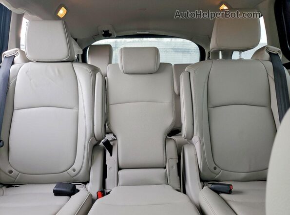 5FNRL6H6XTB018392 2026 HONDA ODYSSEY Gray Widok tylnych siedzeń