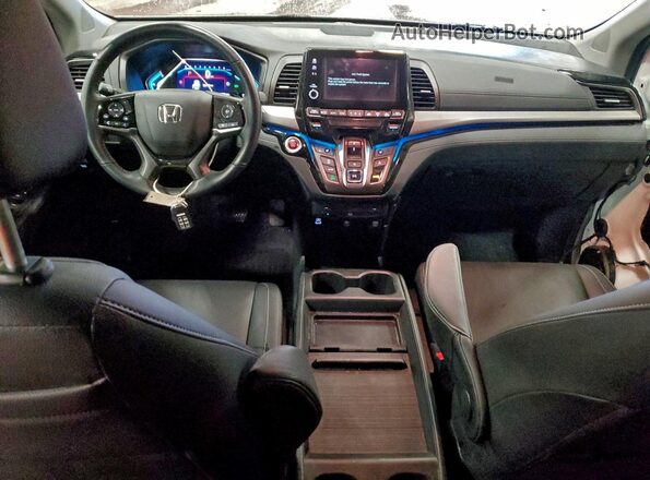 5FNRL6H80RB012384 2024 HONDA ODYSSEY White Widok deski rozdzielczej