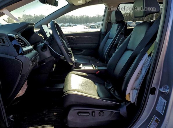 5FNRL6H82SB029306 2025 HONDA ODYSSEY Серебряный Вид салона спереди
