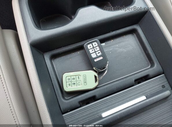 5FNRL6H89RB035615 2024 HONDA ODYSSEY White Vista del salpicadero