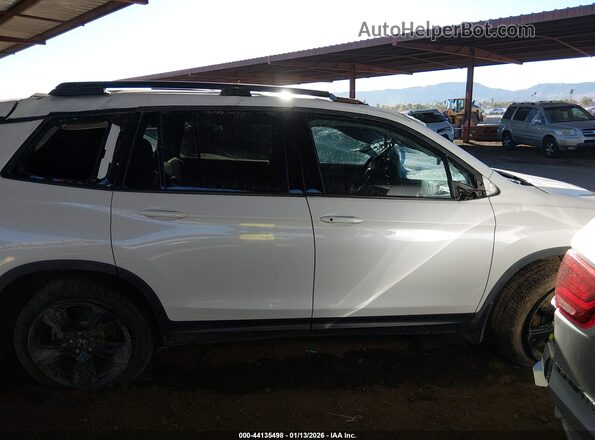 5FNYF8H09LB013713 2020 HONDA PASSPORT White Rear interior view