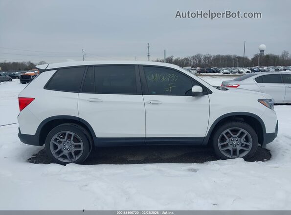 5FNYF8H55PB010258 2023 HONDA PASSPORT White Սալոնի հետևի տեսք