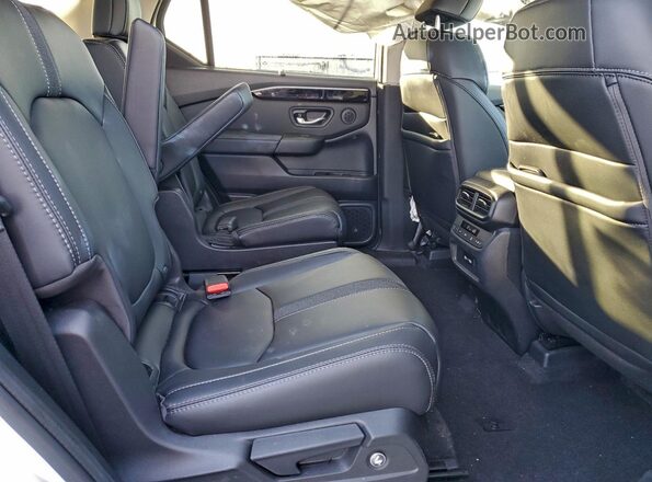 5FNYG2H52PB011233 2023 HONDA PILOT White Вид задньої частини салону
