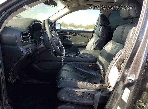 5FNYG2H78RB010687 2024 HONDA PILOT Серый Вид салона спереди