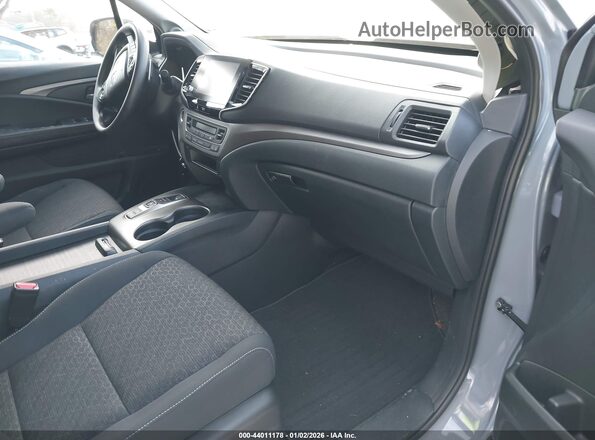 5FPYK3F10PB052035 2023 HONDA RIDGELINE Серый Вид салона спереди
