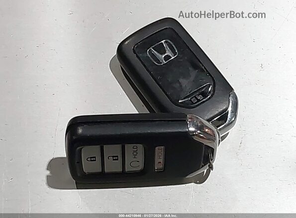 5FPYK3F13LB029715 2020 HONDA RIDGELINE Черный Вид панели приборов