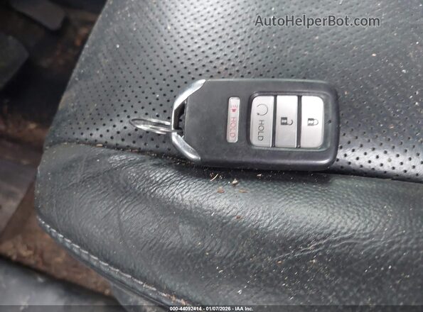 5FPYK3F52HB016514 2017 HONDA RIDGELINE Silver Вид панелі приладів