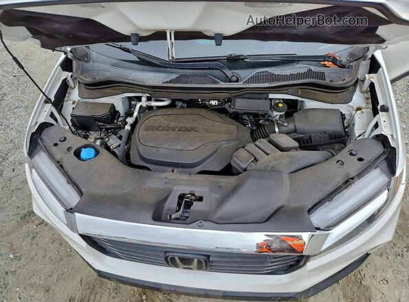 5FPYK3F56MB025503 2021 HONDA RIDGELINE White Rear interior view
