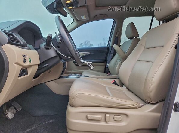 5FPYK3F56MB025503 2021 HONDA RIDGELINE White Front interior view