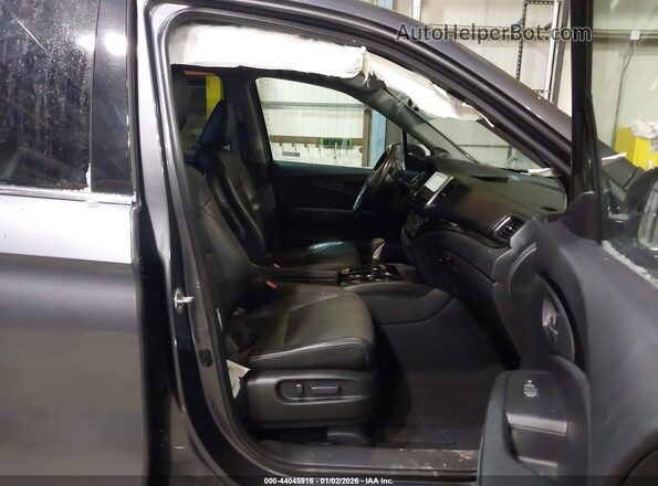 5FPYK3F75JB007569 2018 HONDA RIDGELINE Gray 