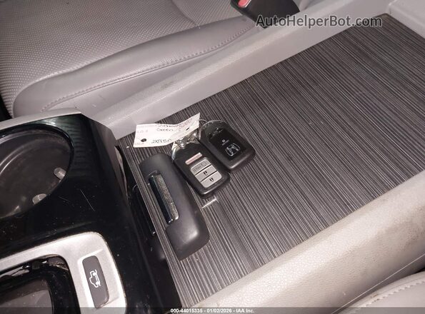 5FPYK3F79JB011530 2018 HONDA RIDGELINE Gray Vista del salpicadero