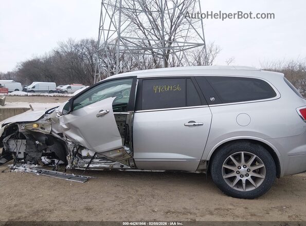 5GAKRBKD3GJ271084 2016 BUICK ENCLAVE Silver უკანა სალონის ხედი