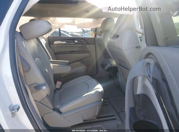 5GAKRBKD9HJ194142 2017 BUICK ENCLAVE White Widok naklejki z numerem VIN