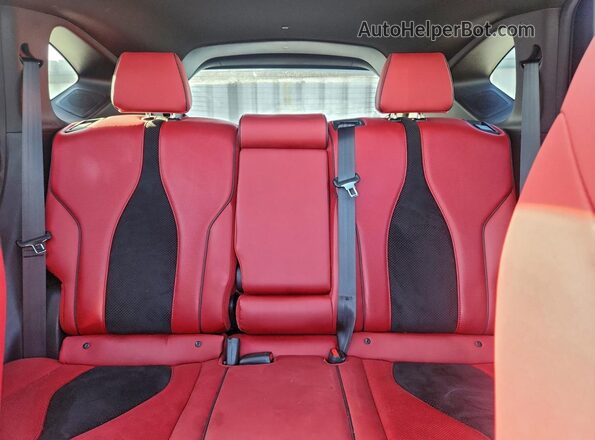 5J8TC2H85NL805204 2022 ACURA RDX Черный Вид задних сидений