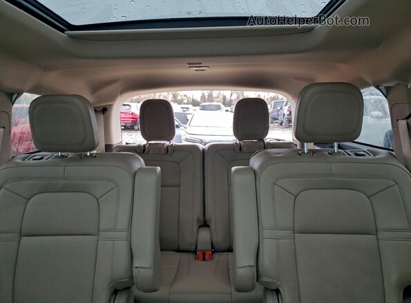 5LM5J7WC6NGL05796 2022 LINCOLN AVIATOR White უკანა სავარძლების ხედი