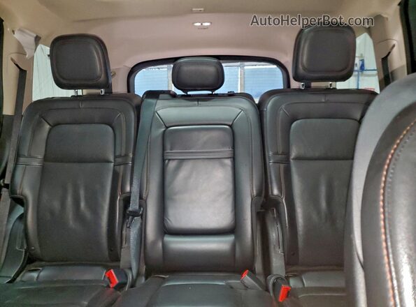 5LM5J7XC1NGL12878 2022 LINCOLN AVIATOR Black Rear seats view