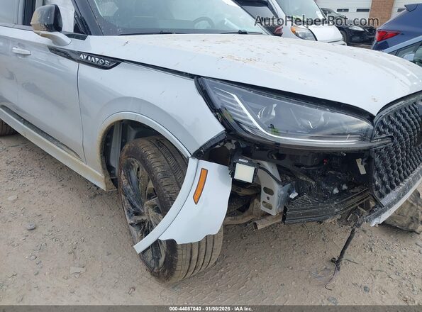 5LM5J7XC1SGL23214 2025 LINCOLN AVIATOR Cream წინა ხედი